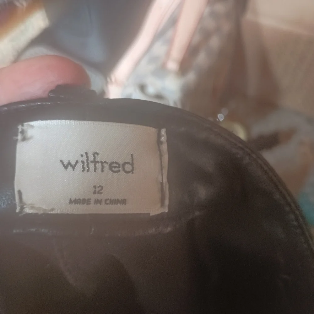 WILFRED LADIES WOMENS 12 BLACK LEATHER LIKE PANTS PARTY EXC SHAPE $120 SPRING - Picture 5 of 5